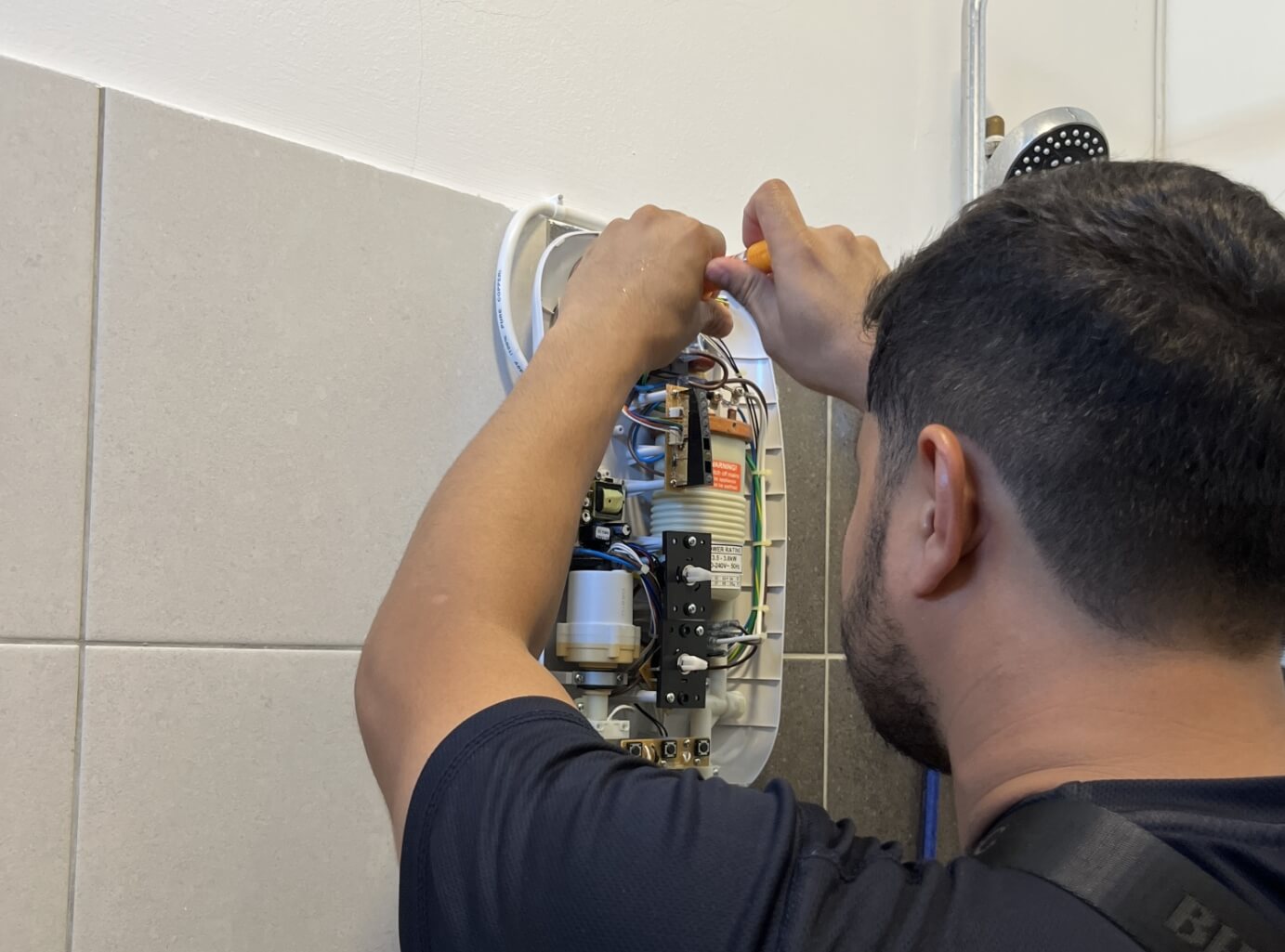 Water heater installation in Kuching Sarawak by 2121 Services